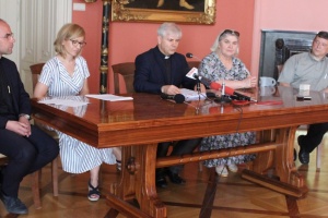 konferencja prasowa w krakowskiej kurii